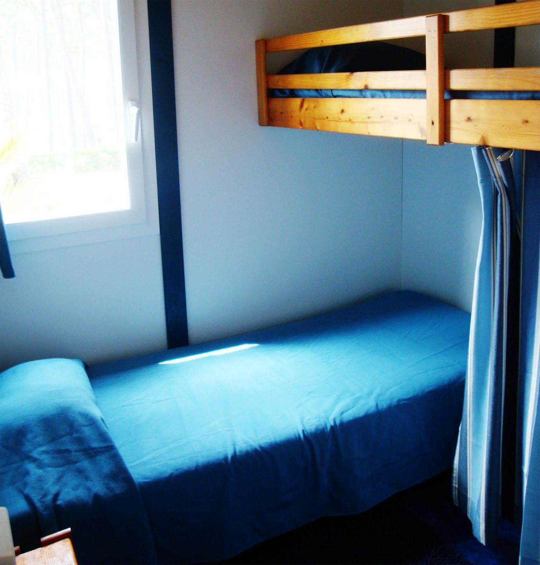 Parque De Campismo Orbitur Campsite