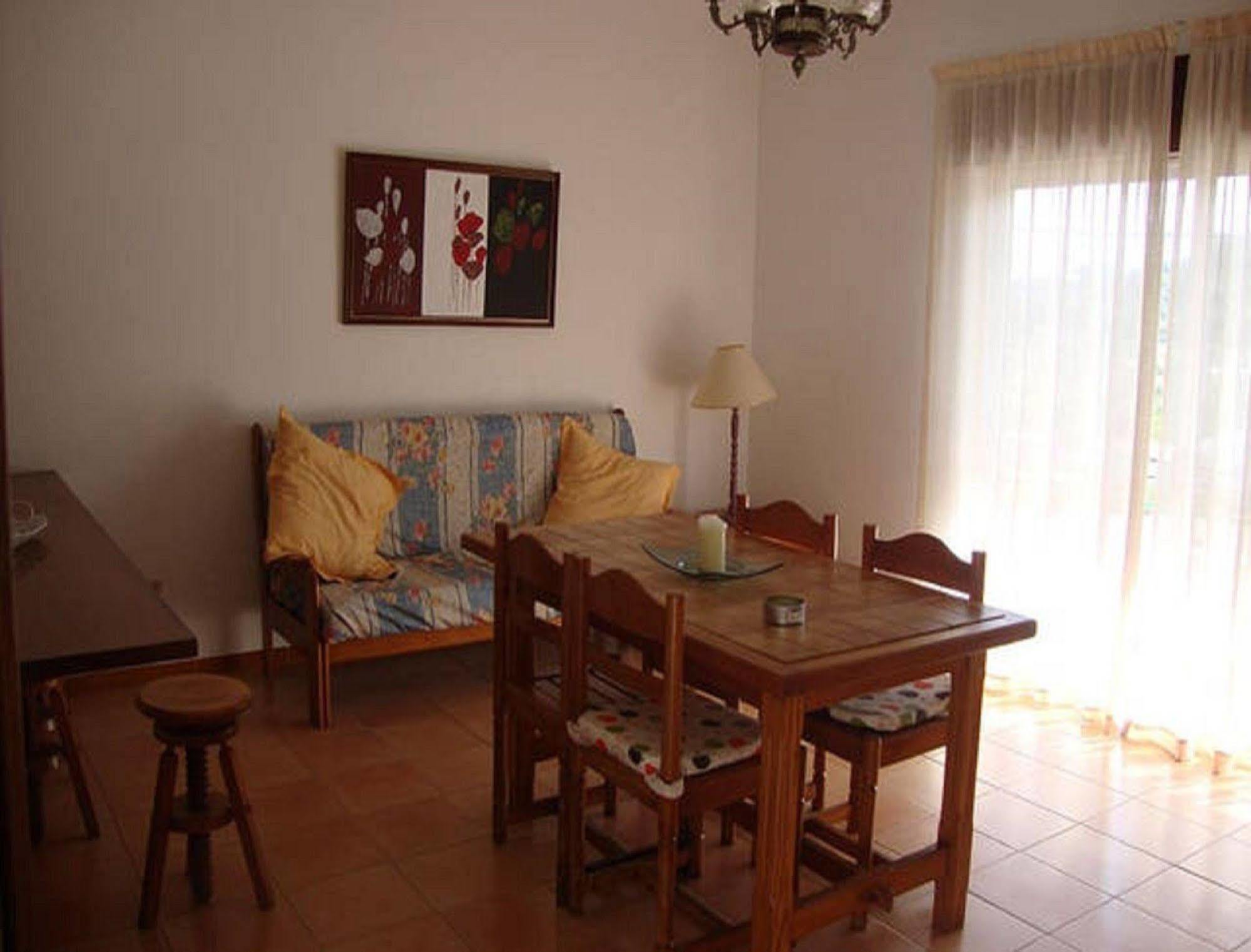 Guest house Vale Do Sol 3*