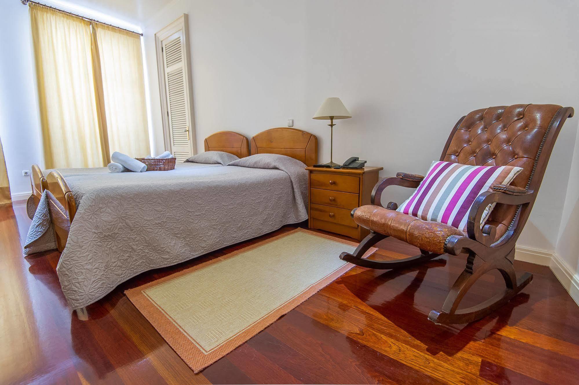 Comercial Boutique Pensión Ponta Delgada