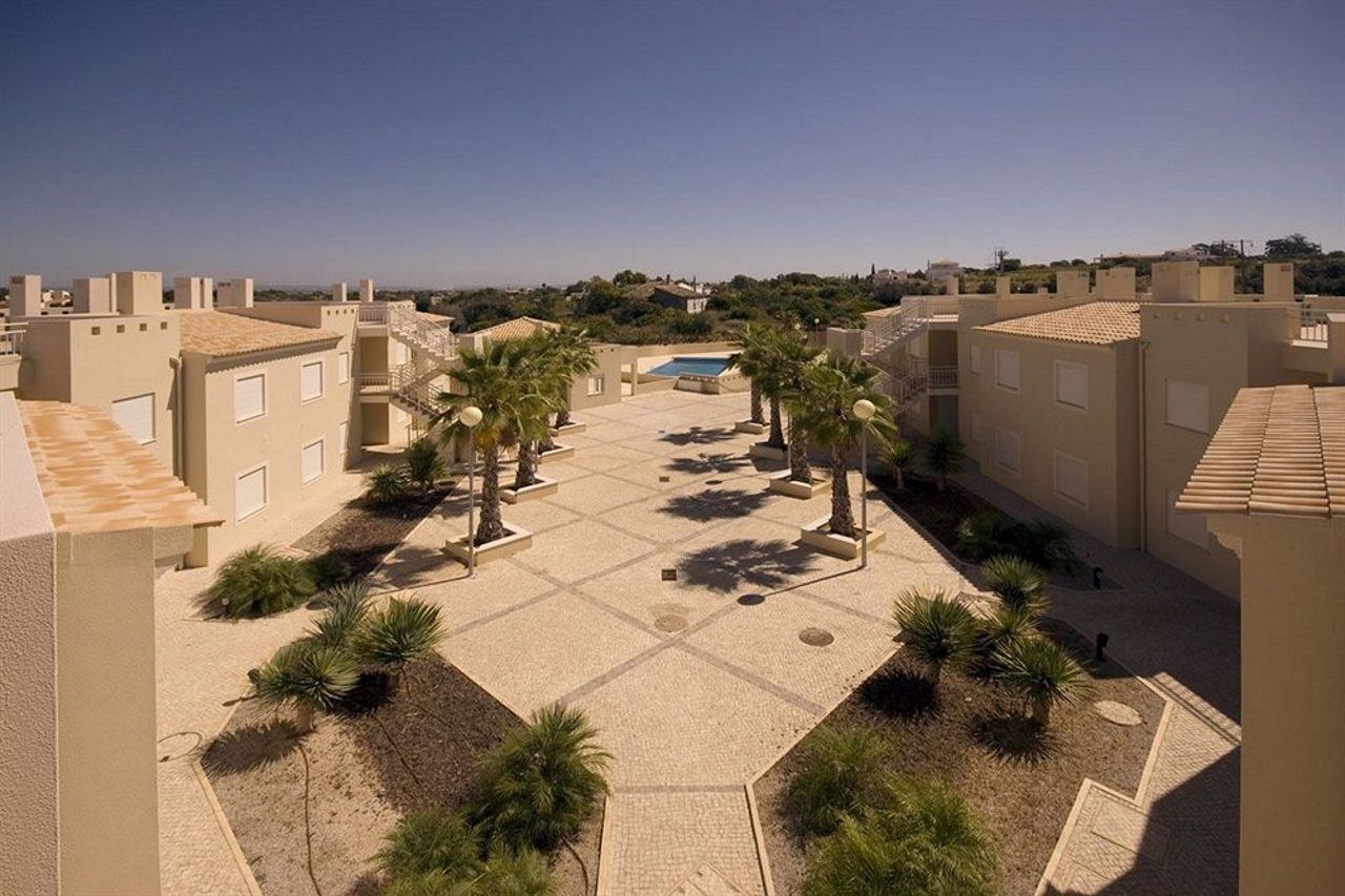 Placid Village Apartment *