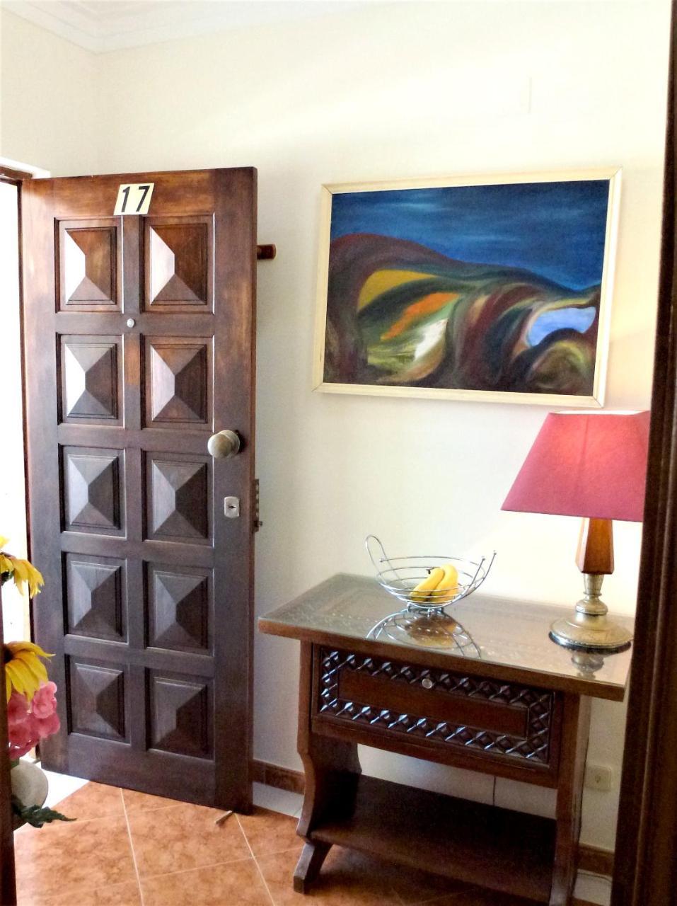 Rue Melvin Jones Apartment