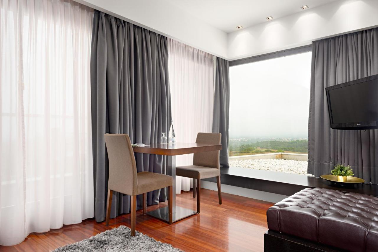 Hotel Dos Zimbros 4*