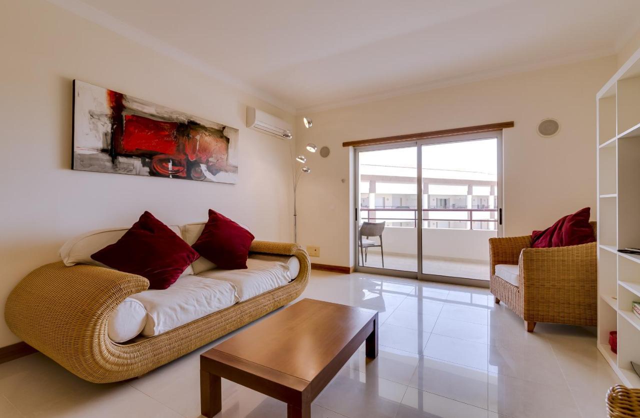 Avelas - Modern -