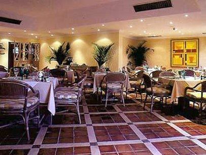 Formosa Park Aparthotel 4*