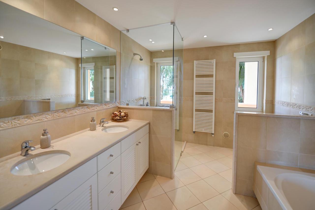 Ria Alvor Luxurious Golfview Villa *