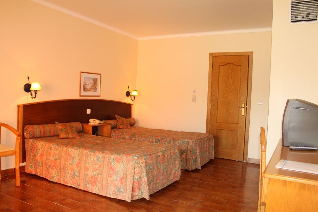 Hotel Mh Dona Rita 3*