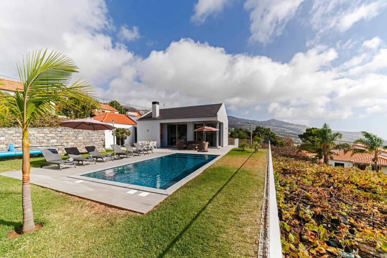Ourmadeira - Calheta Heights, Modern Villa Calheta (Madeira)