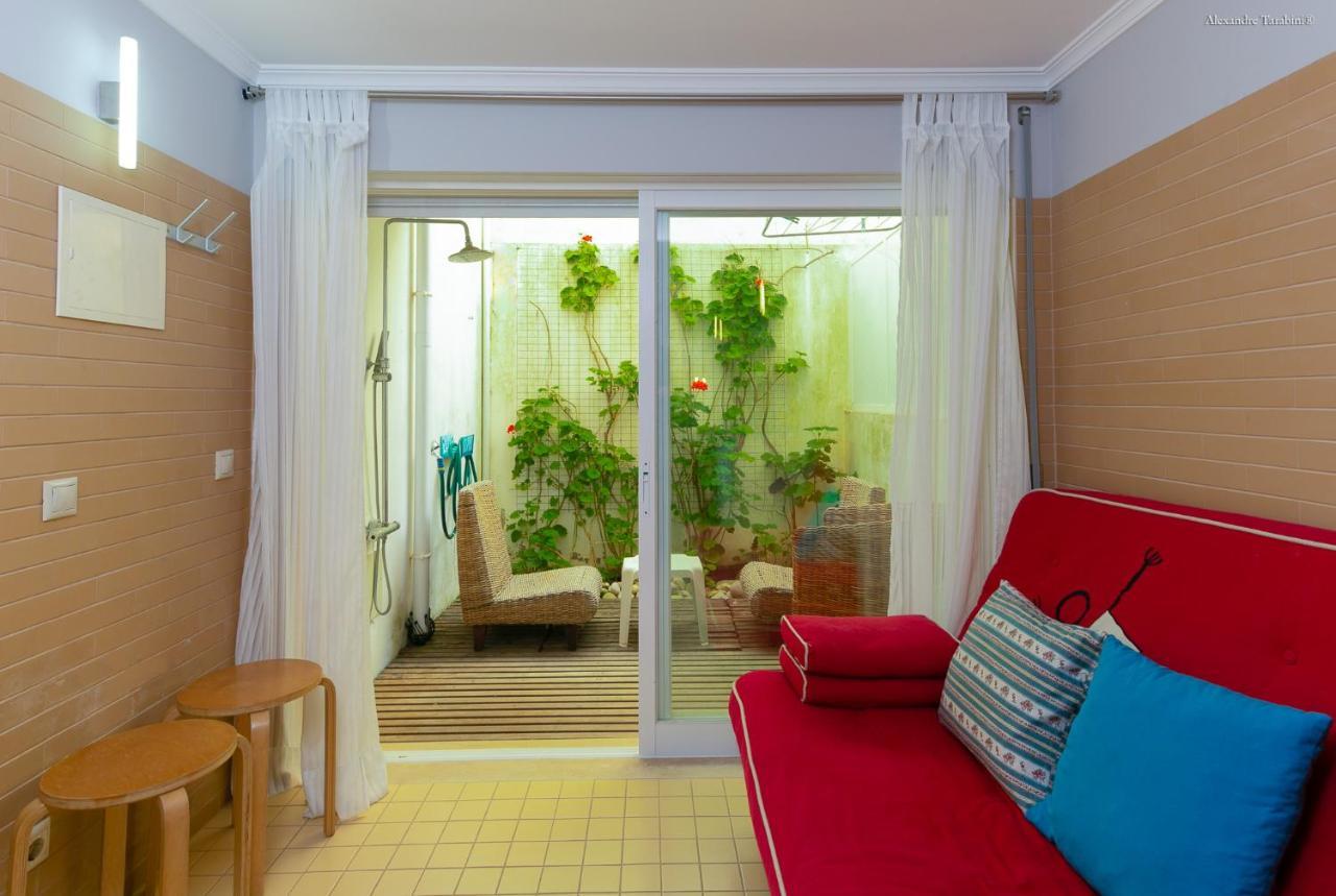 B28 - Stylish Typical House Holiday home *