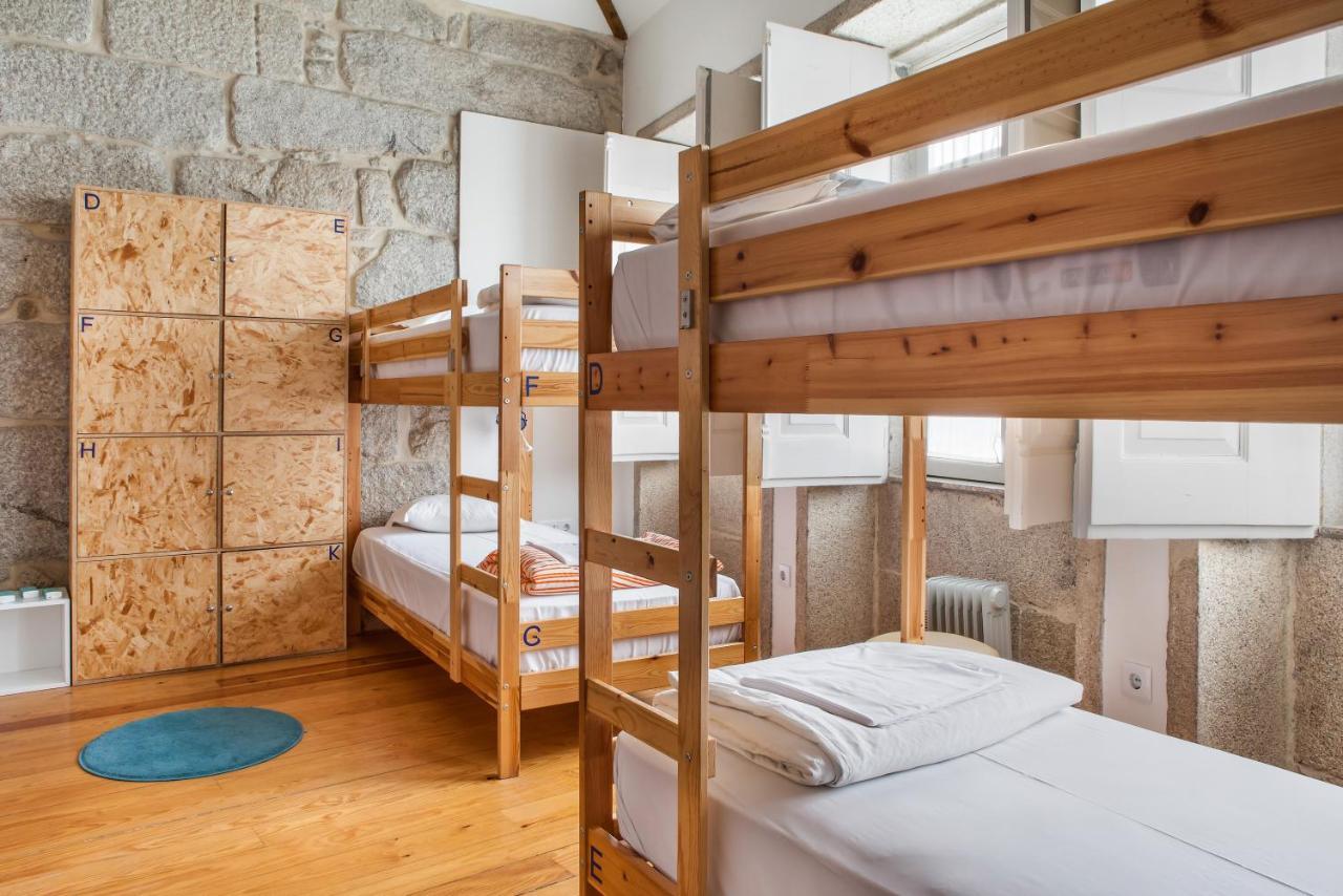 Happy & Hostal Oporto