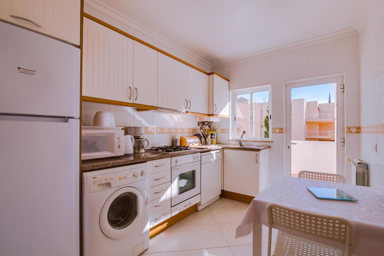 Isis - 2 Bedrooms In Apartment *