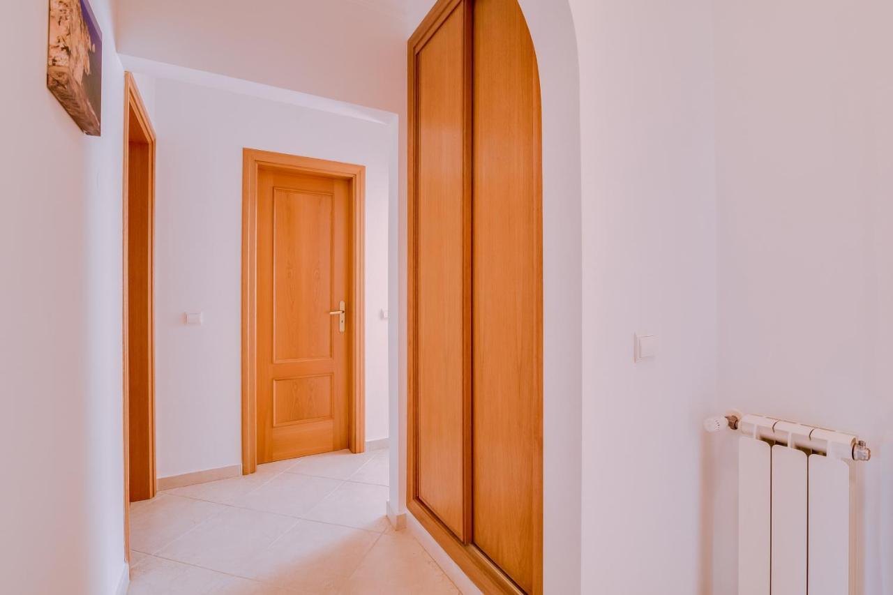 Isis - 2 Bedrooms In Apartment *