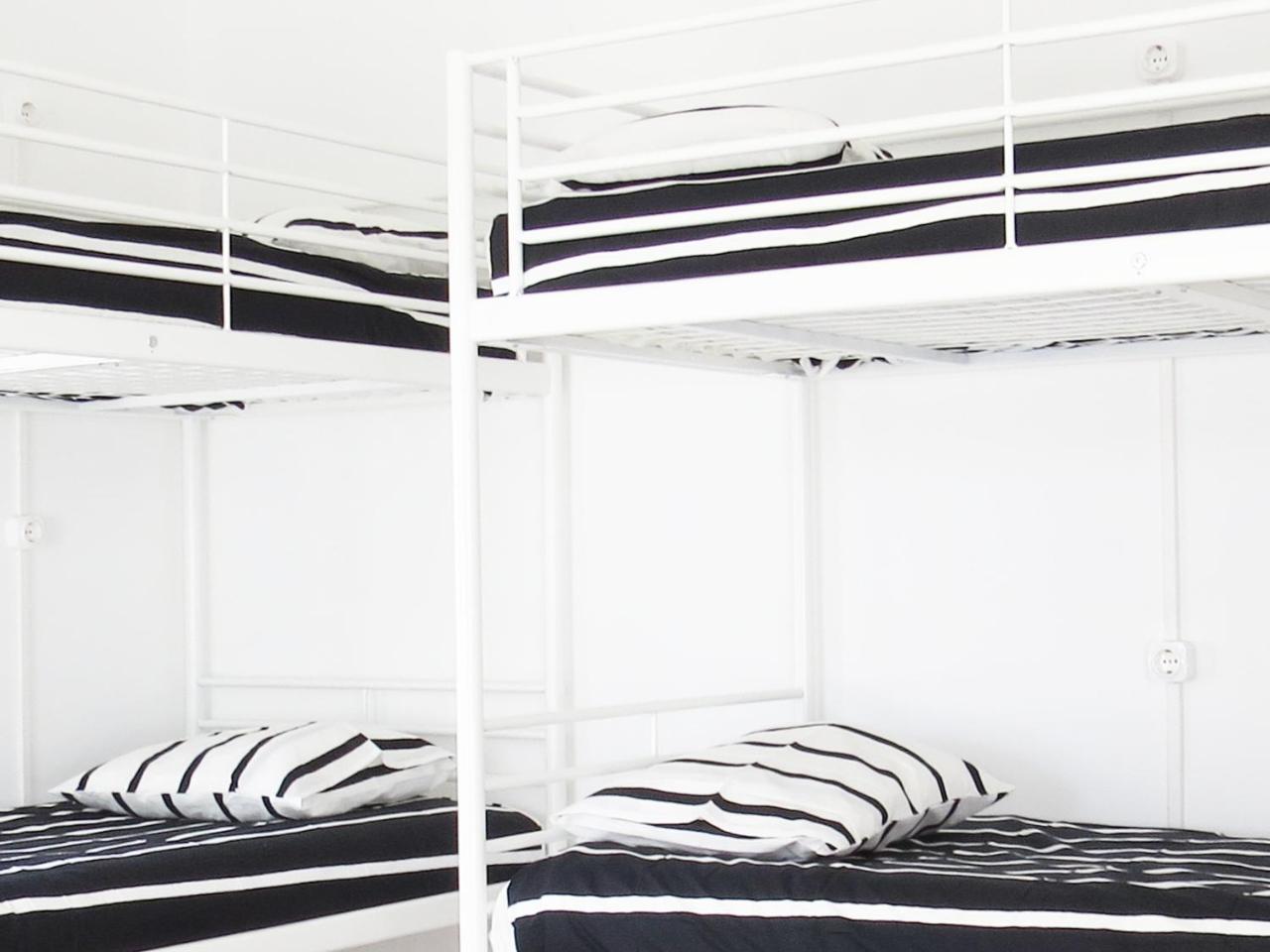 The 17 Party Hostel