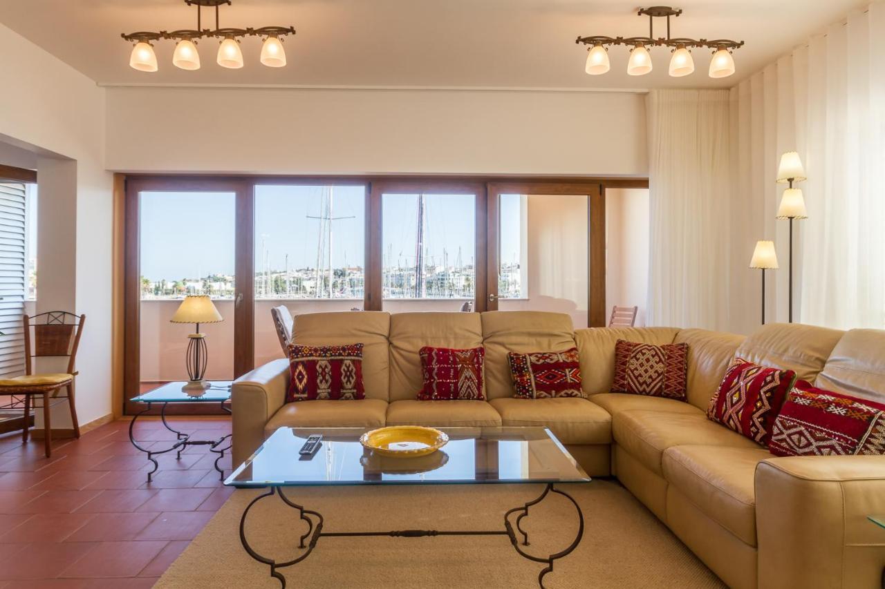 Marina Starboard Apartment, Apartment *
