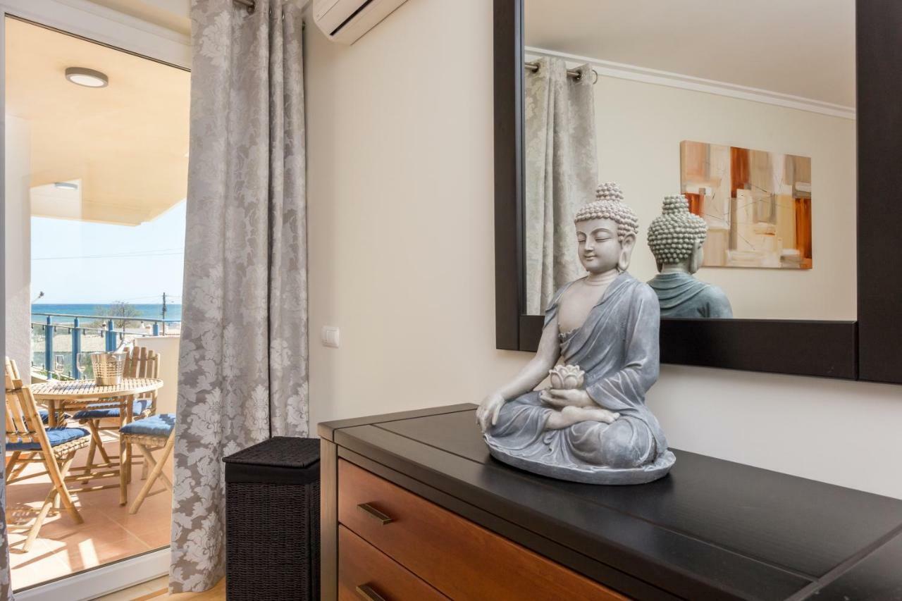 Appartement 2 Bedroom Sea View Apartment, Private Parking
