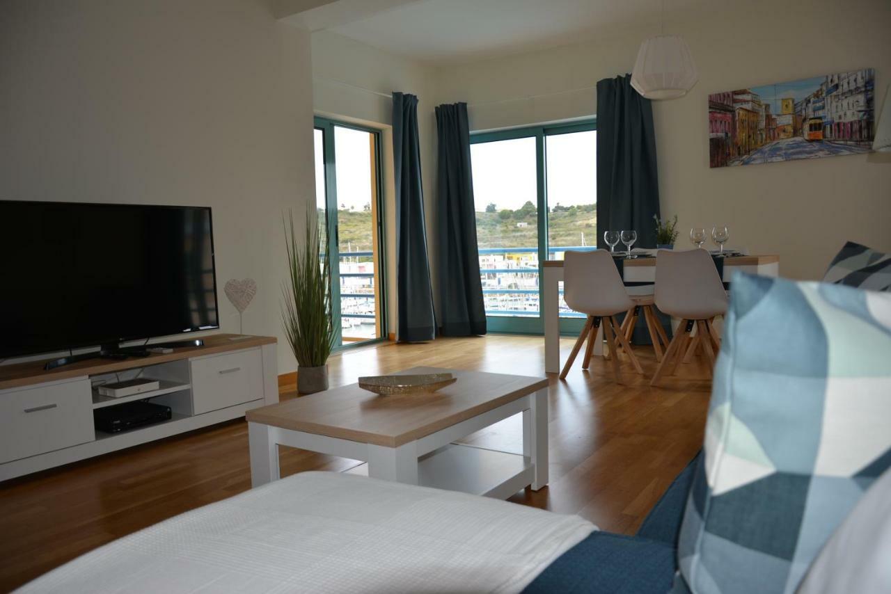 Apartment Stunning With Marina Views *