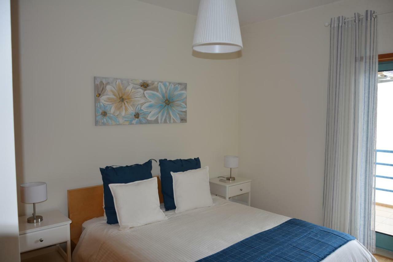 Apartment Stunning With Marina Views *