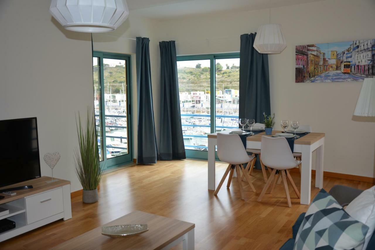 Apartment Stunning With Marina Views *