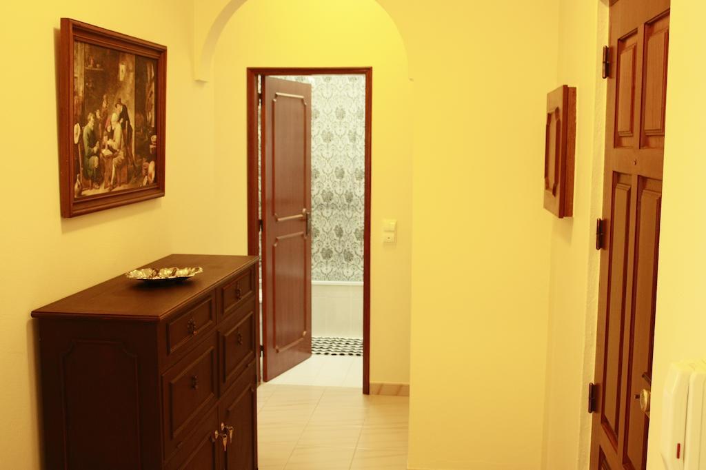 Atlantida Guest house *