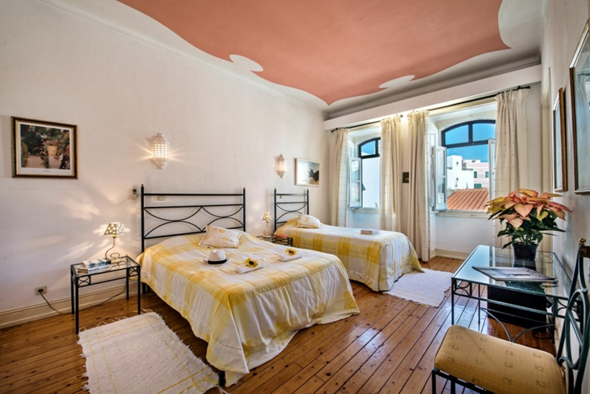 Rio Arade Algarve Manor House Guest house Estombar