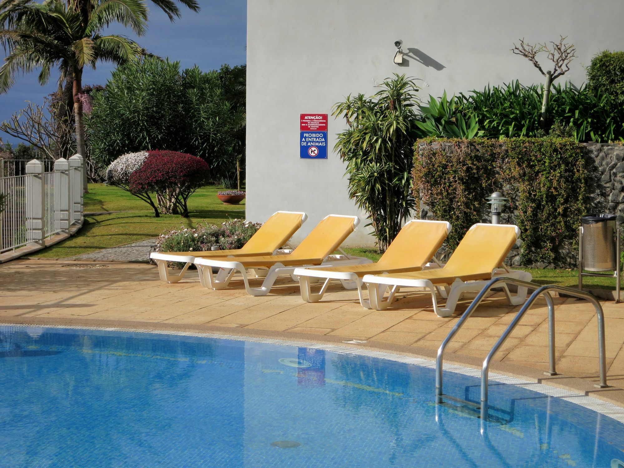Finest Rentals - Beachfront Penthouse * Funchal (Madeira)