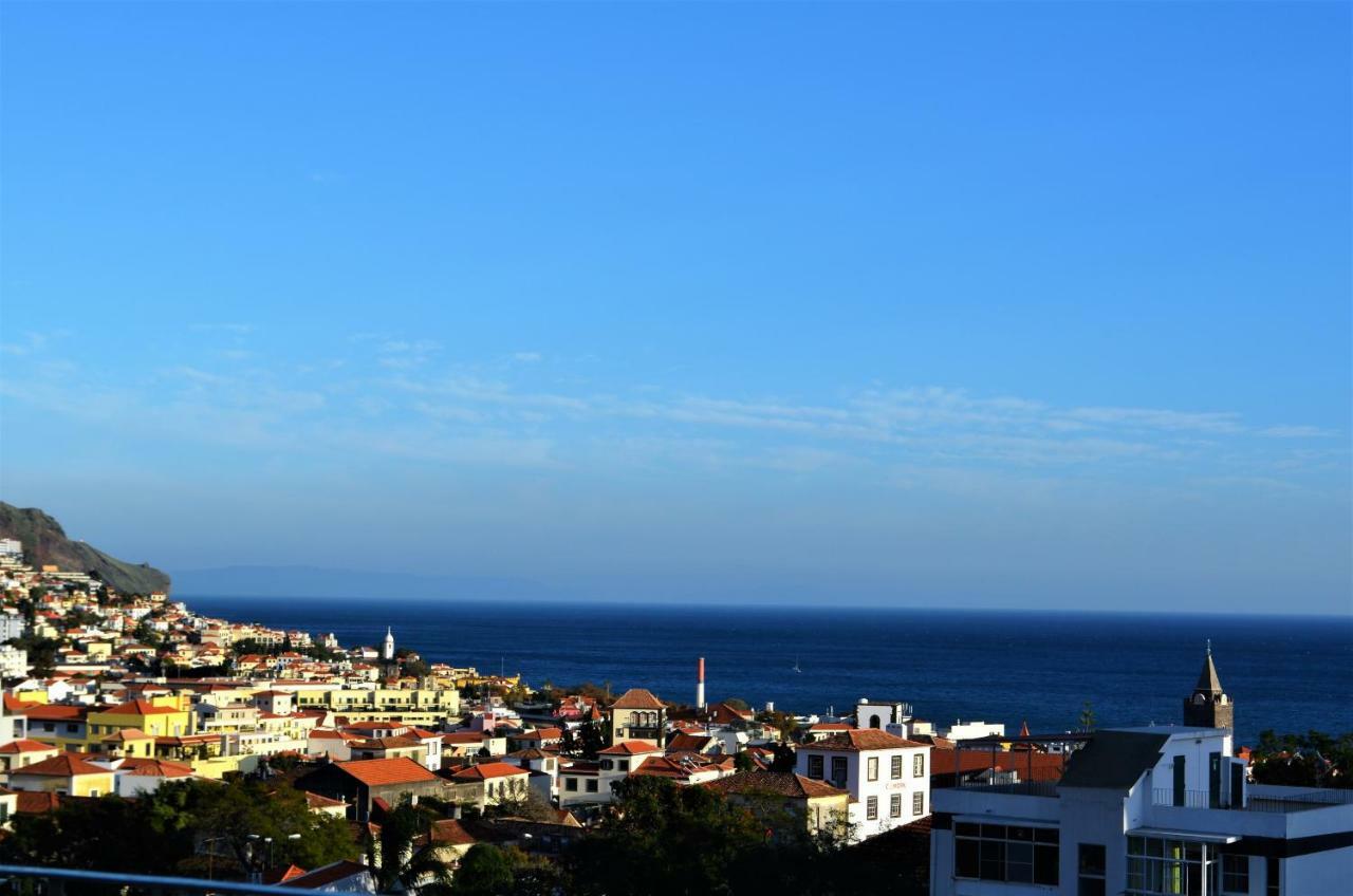 Window By Madeira Sun Travel Holiday home *