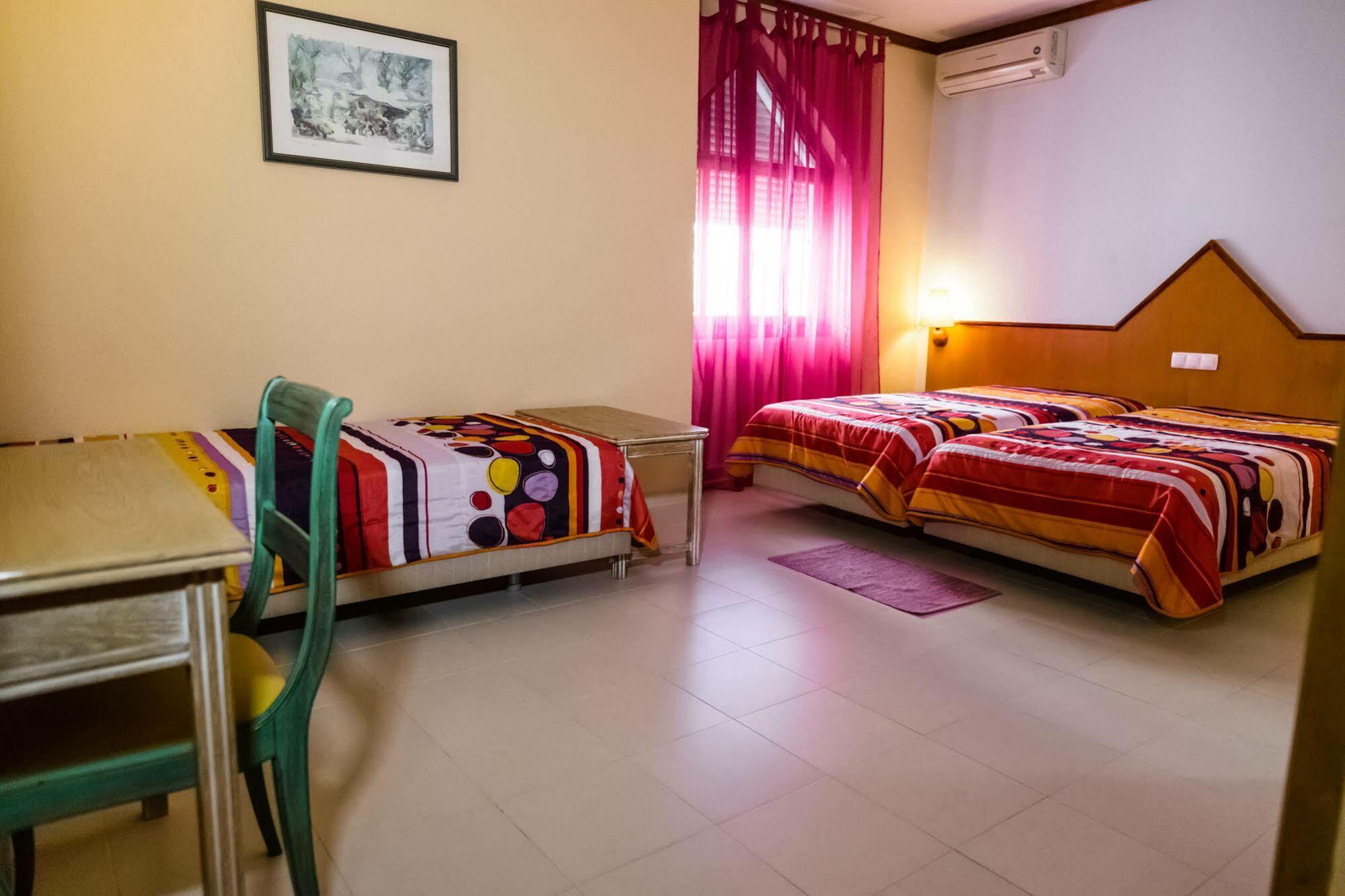 Hotel Laitau Setubal