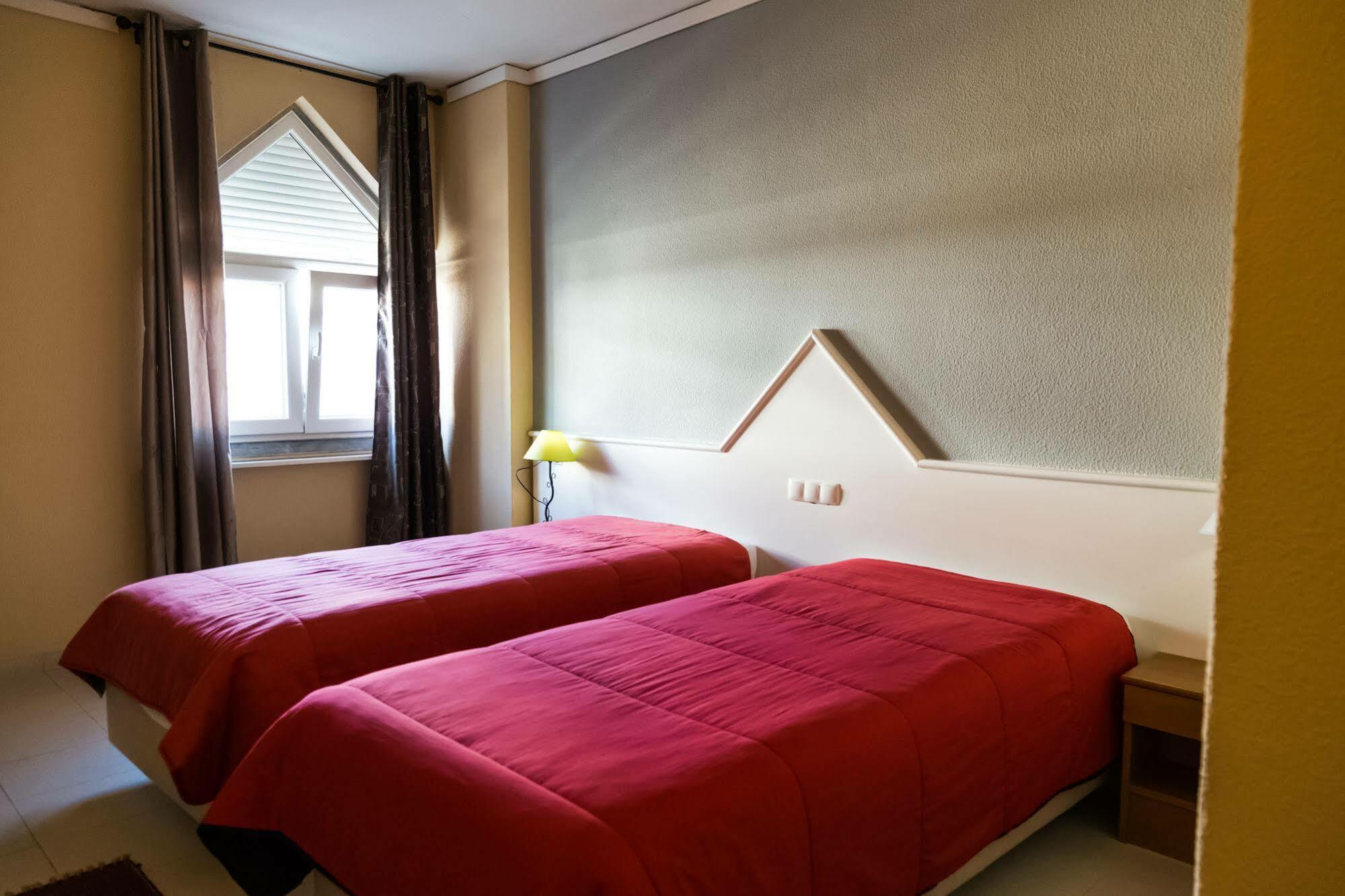 Hotel Laitau Setubal