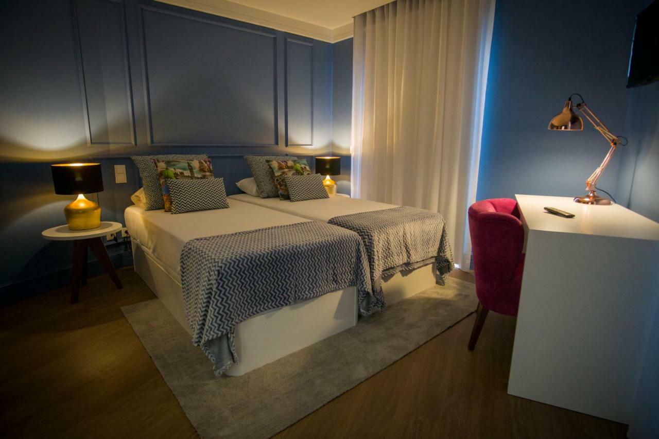 Zigzag Hostel *