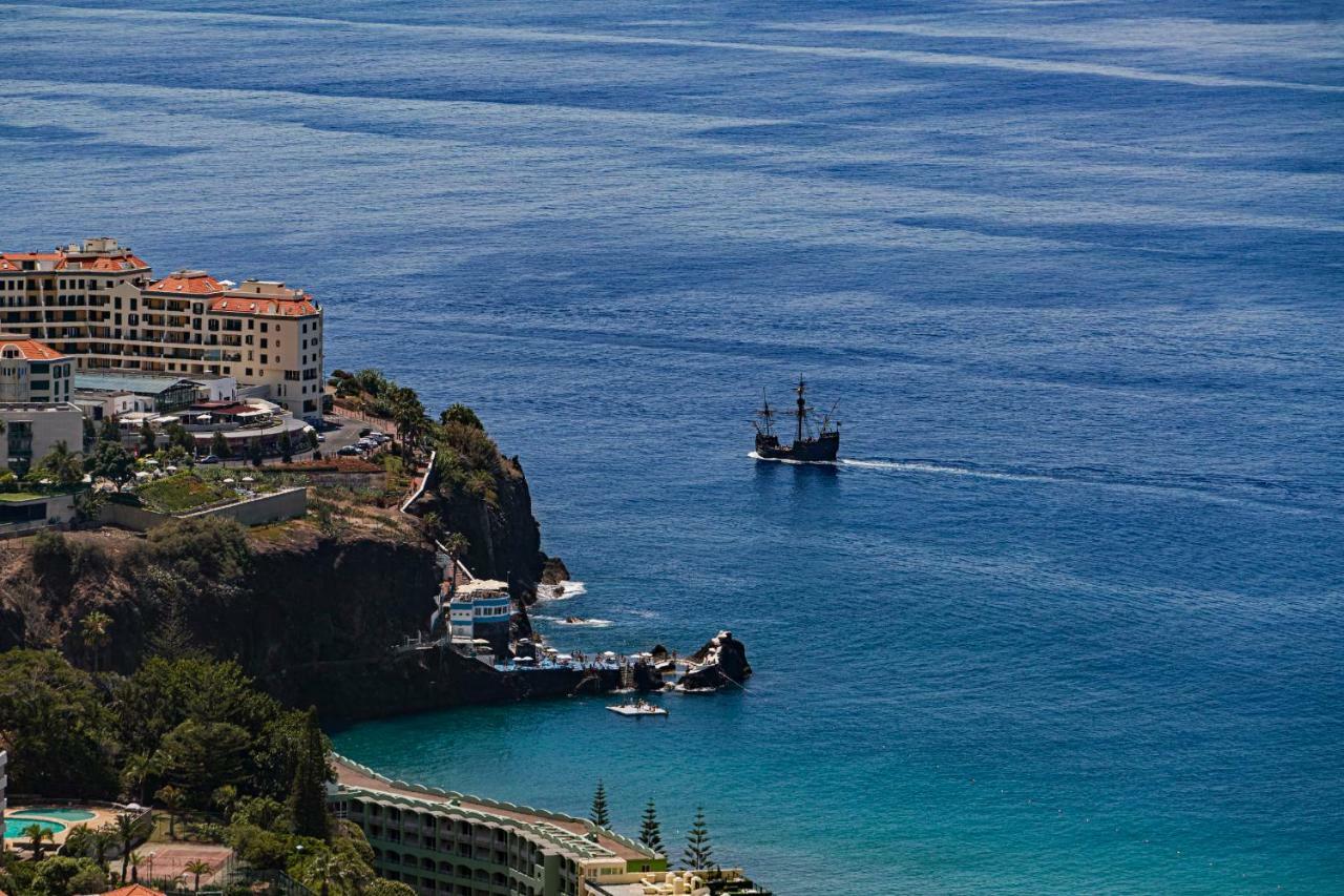 Papagaio By An Island Pousada Funchal (Madeira)
