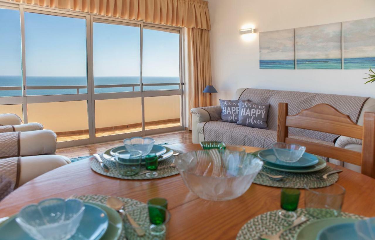 B43 - Spotless Seaview