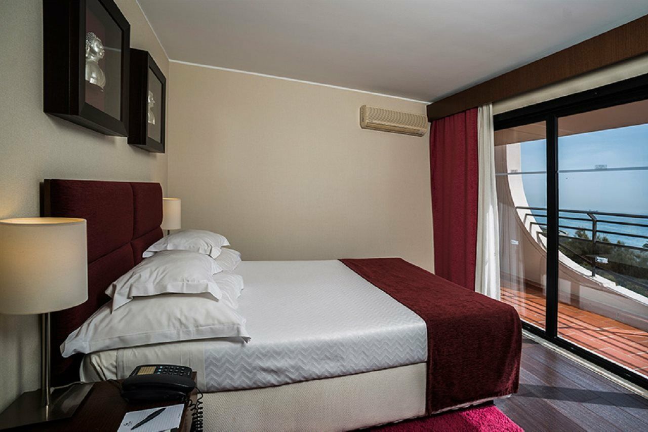 Gale Hotel