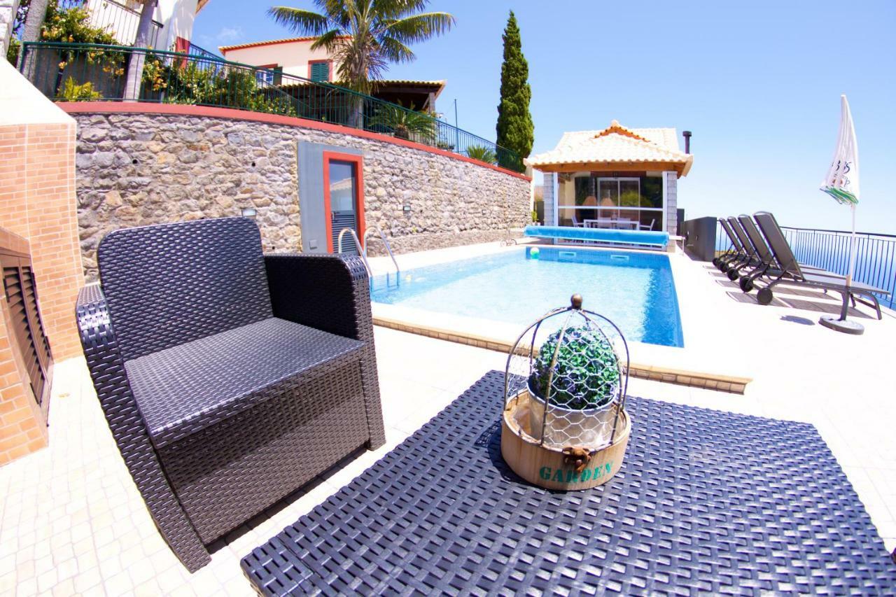 Casa Da Rainha Bungallow Holiday home Estreito Da Calheta