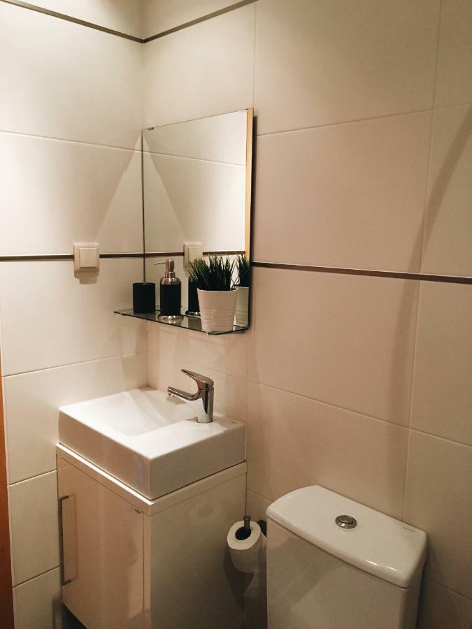 New Center 1 Min Walk Beach/river/casino!!! Apartment