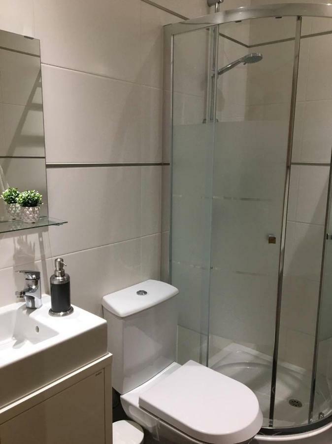 New Center 1 Min Walk Beach/river/casino!!! Apartment