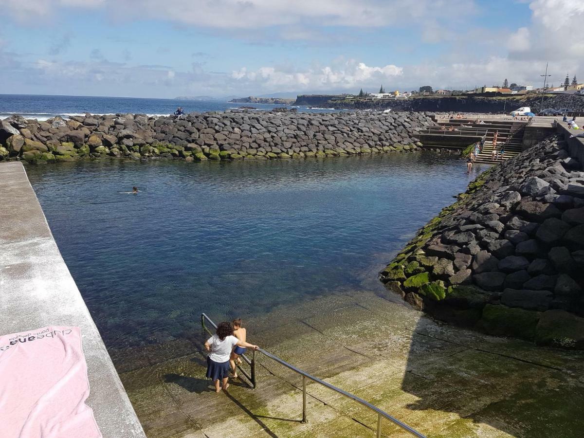 Сasa de vacaciones Seaside Azores With Natural Pool, Terrace & Barbecue Capelas