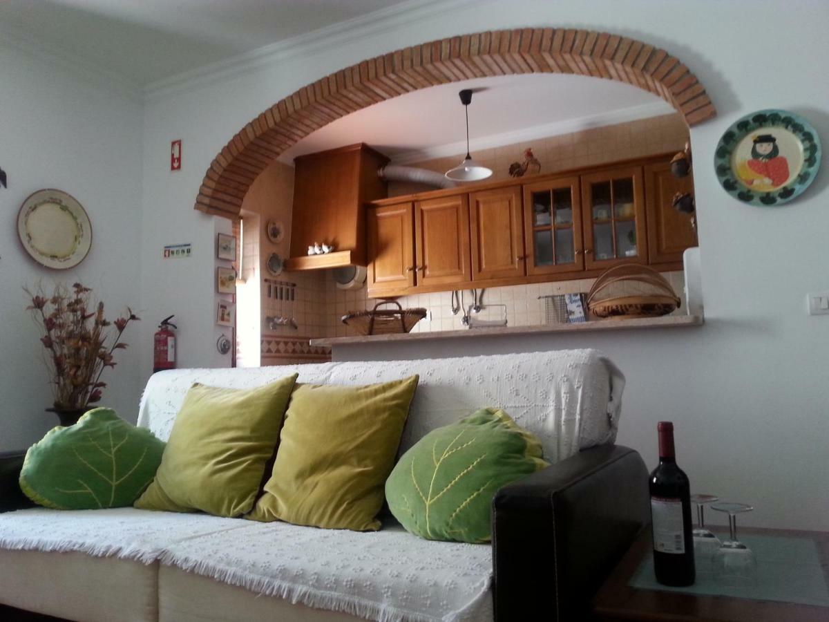 Casa Dos Peixes Apartment