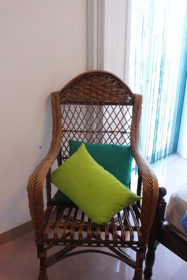 Habitación en casa particular Sunny With Private Bathroom 300m From The