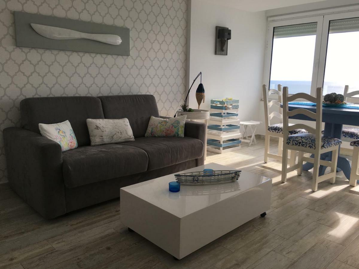 Sun & Sea 511 Apartment