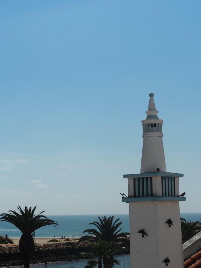 Ema'S Beach And Nightlife House *