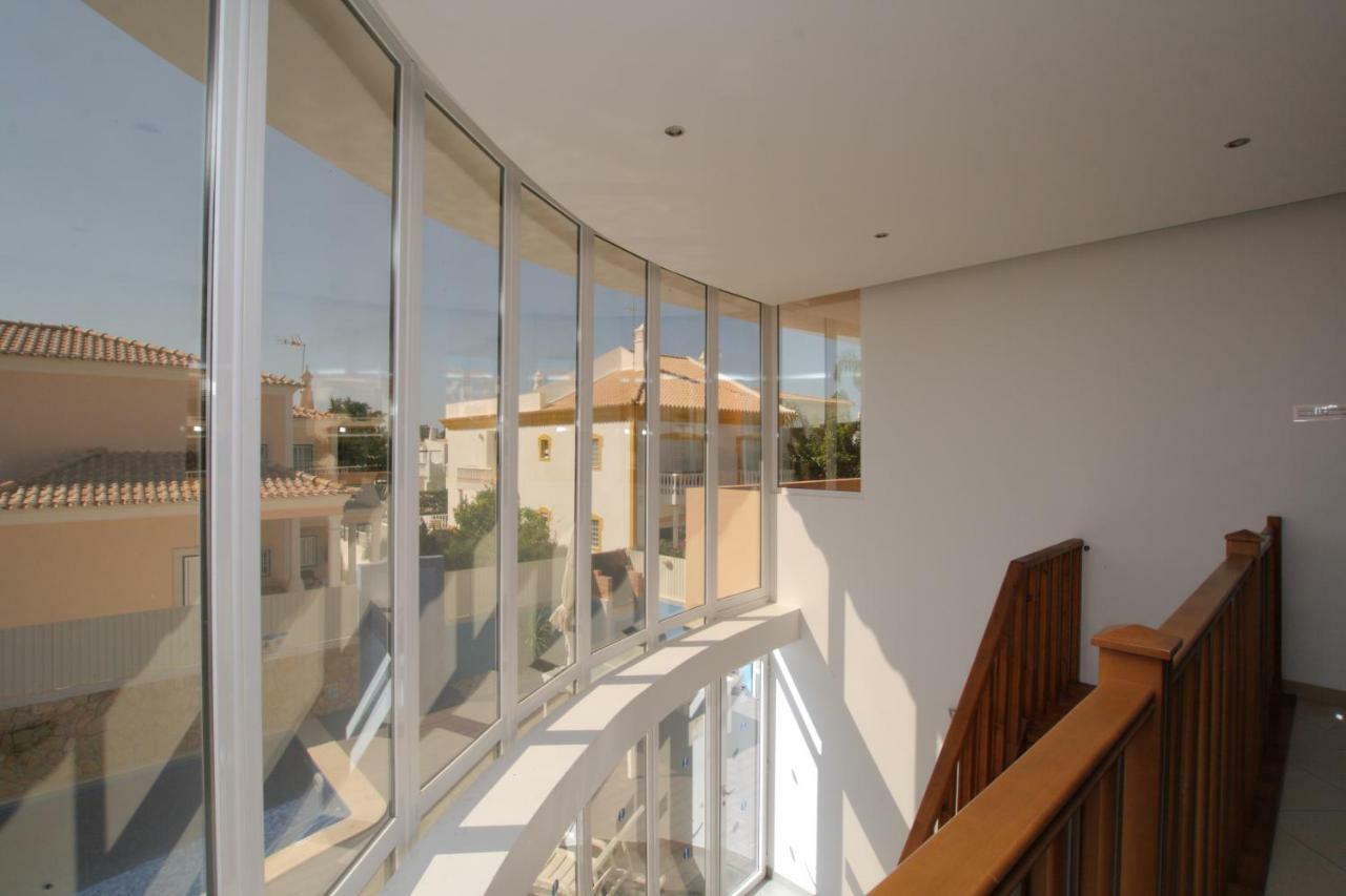 Full Private 300sqm Jacuzzi Heated Pool Ideal & Quiet Location Villa