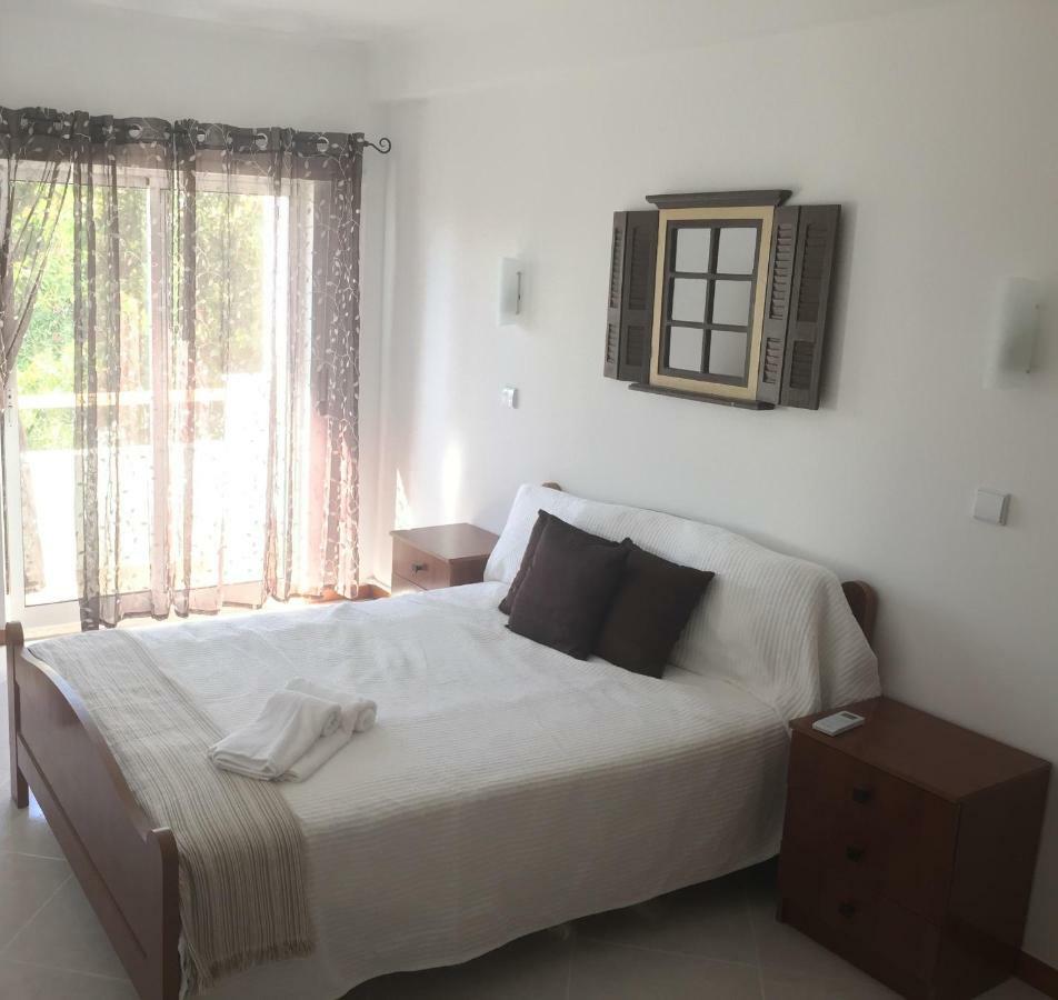 Centrally Located With Pool View Apartment *
