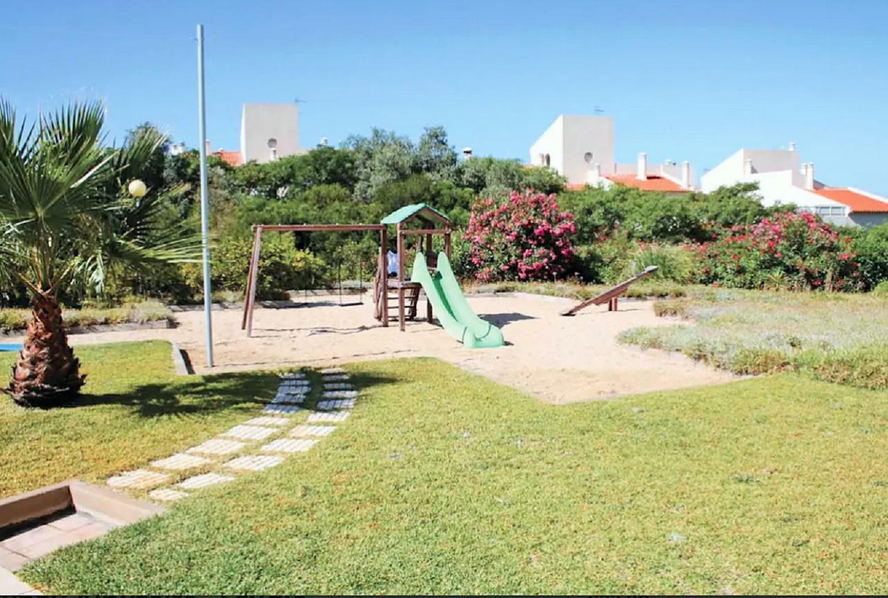 Centrally Located With Pool View Apartment Albufeira