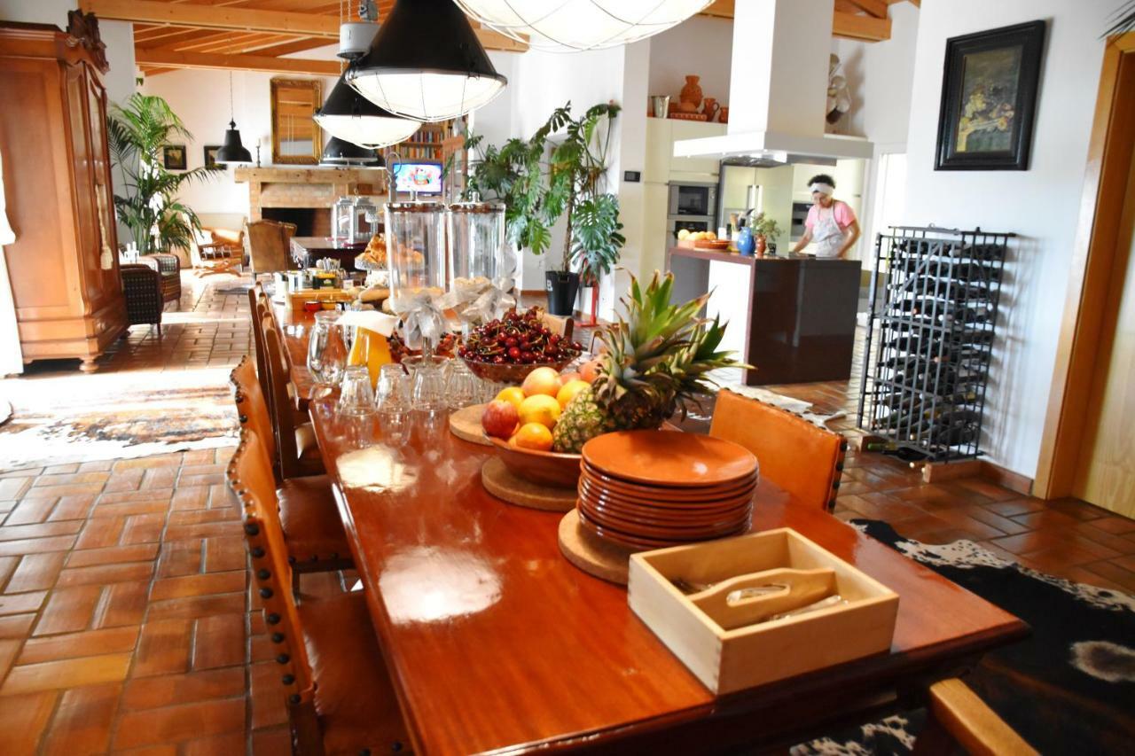 Herdade Dos Frades Country house *
