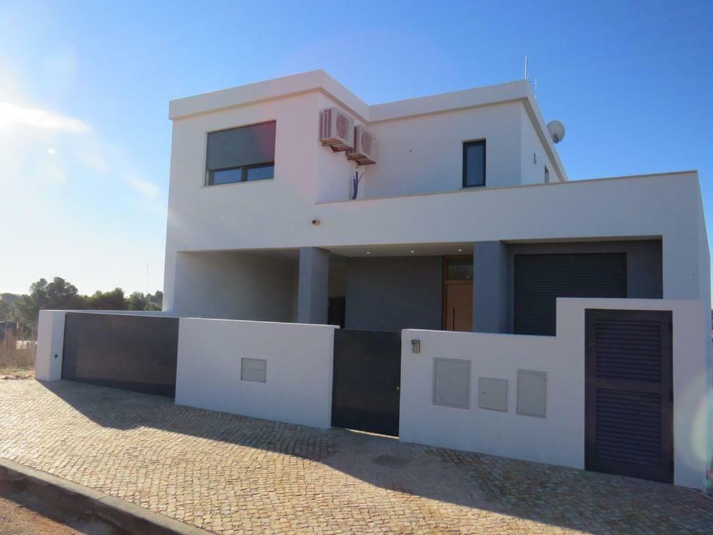 Ria Alvor- Swimming Pool & Jacuzzi Alvor