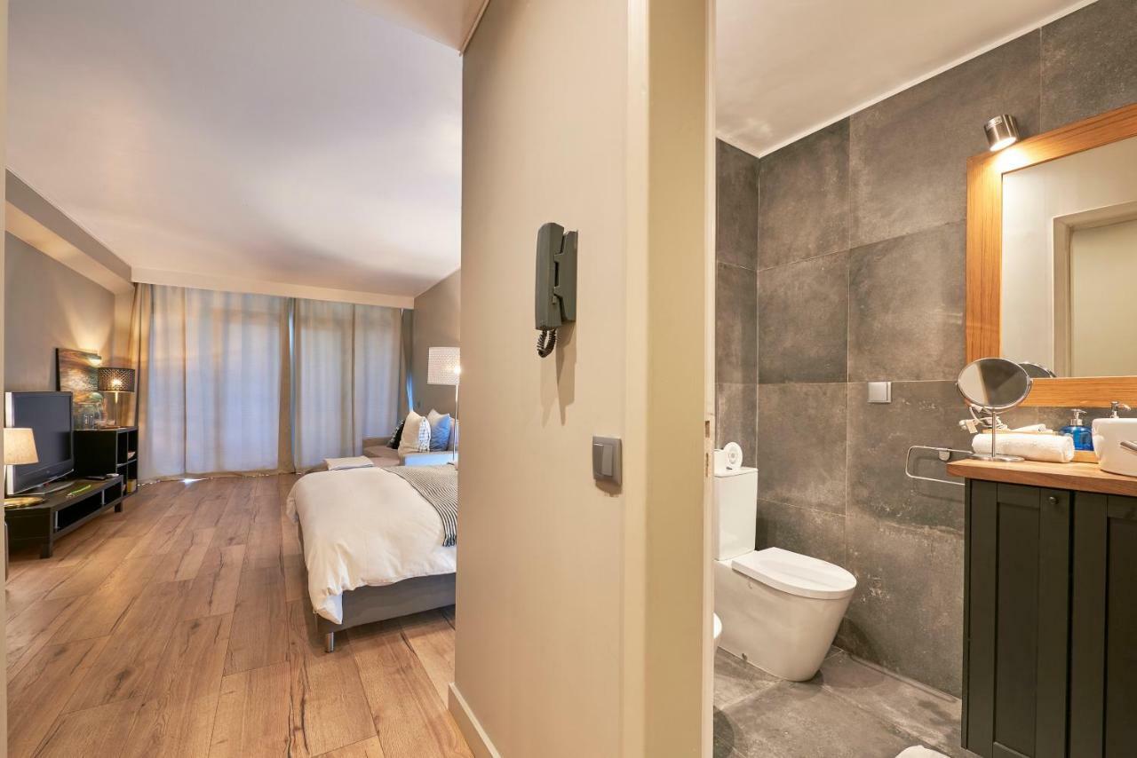 Cascais-estoril Beachfront Apartment