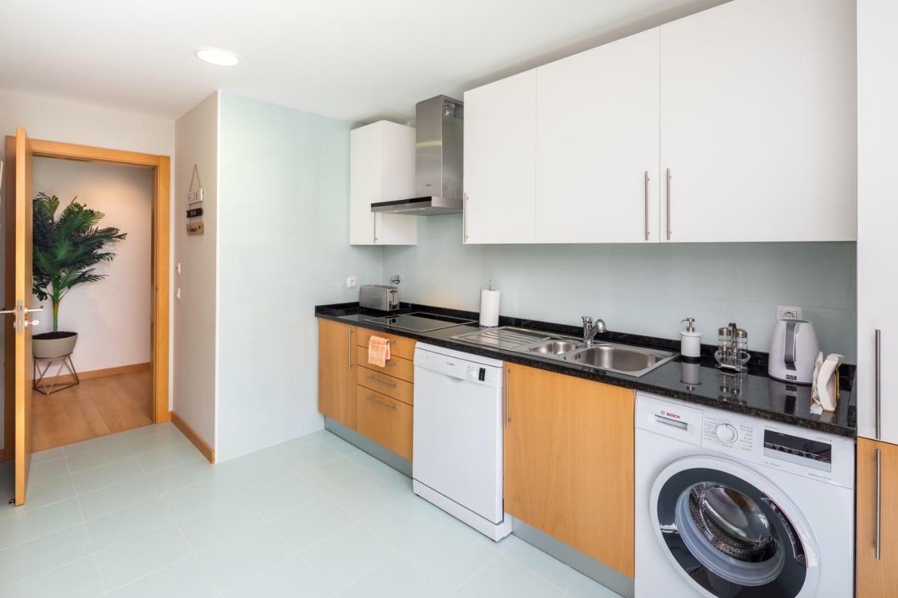 Oceanfront: Luxury Magnificent Views And Pool Apartment