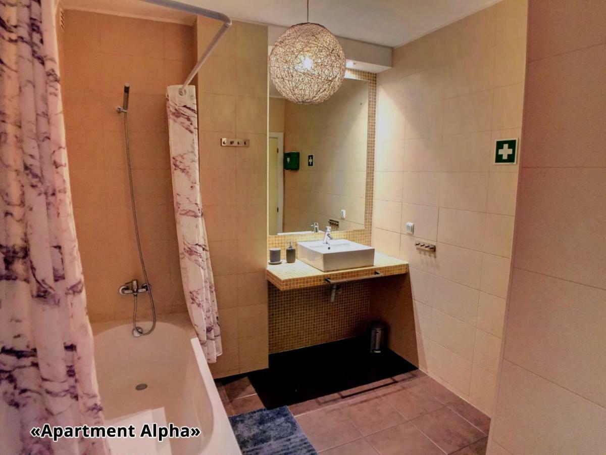 Alpha - 2 Bedrooms, Private Rooftop Patio With Hot Tub, Bbq And View