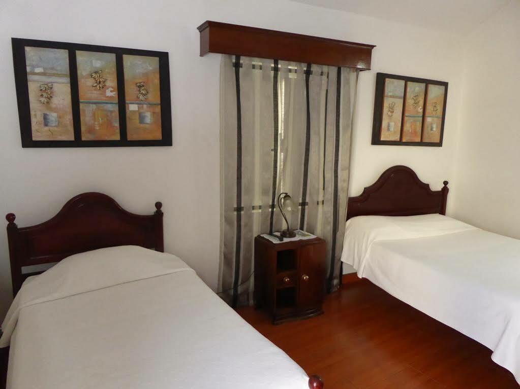 Casa De Isaias Pensión Angra do Heroísmo