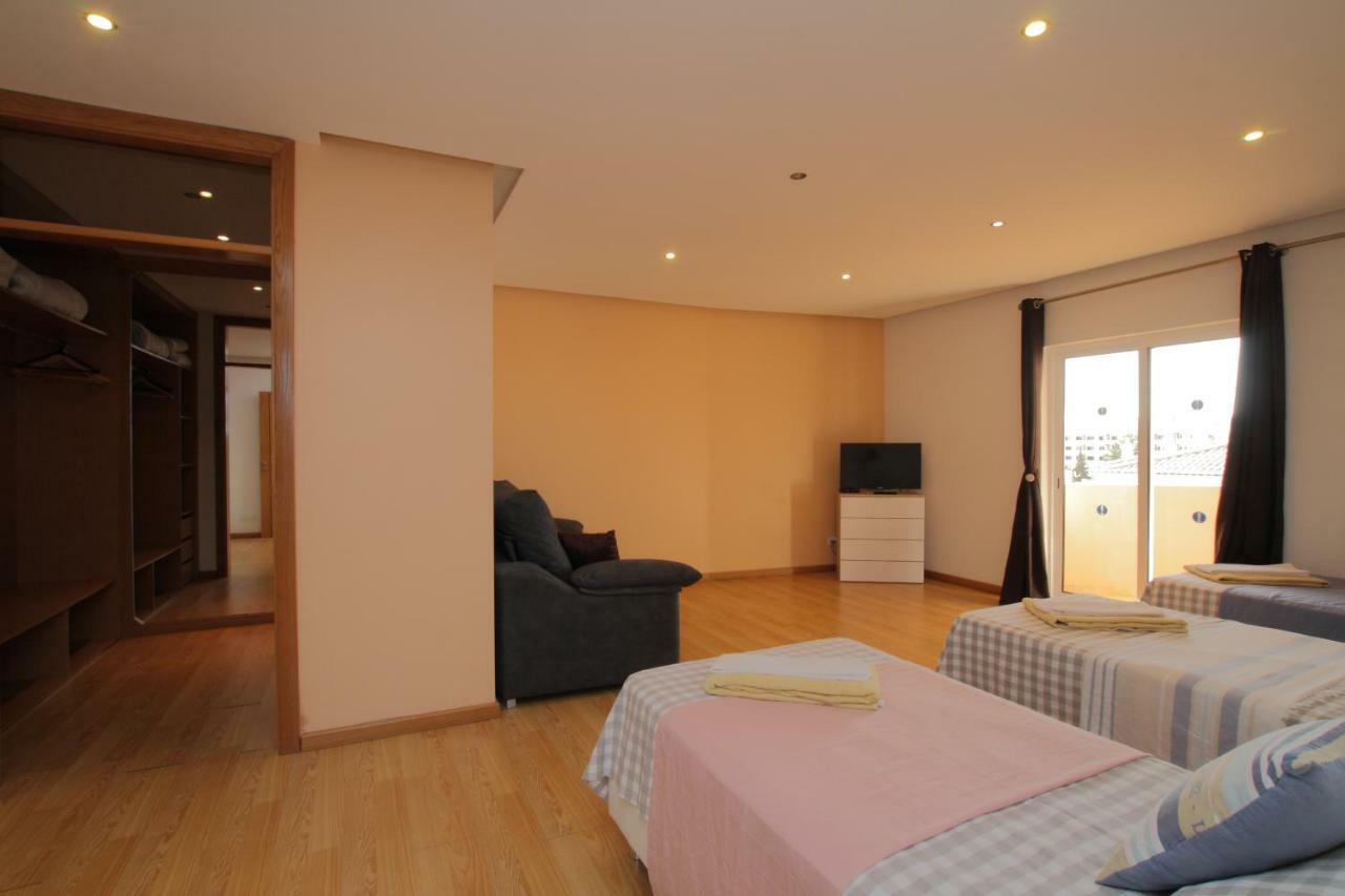 Full Private 300sqm Jacuzzi Heated Pool Ideal & Quiet Location *