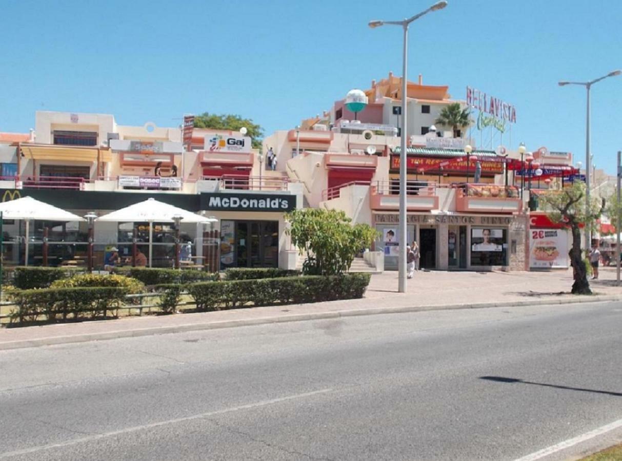 Centrally Located With Pool View Apartment *